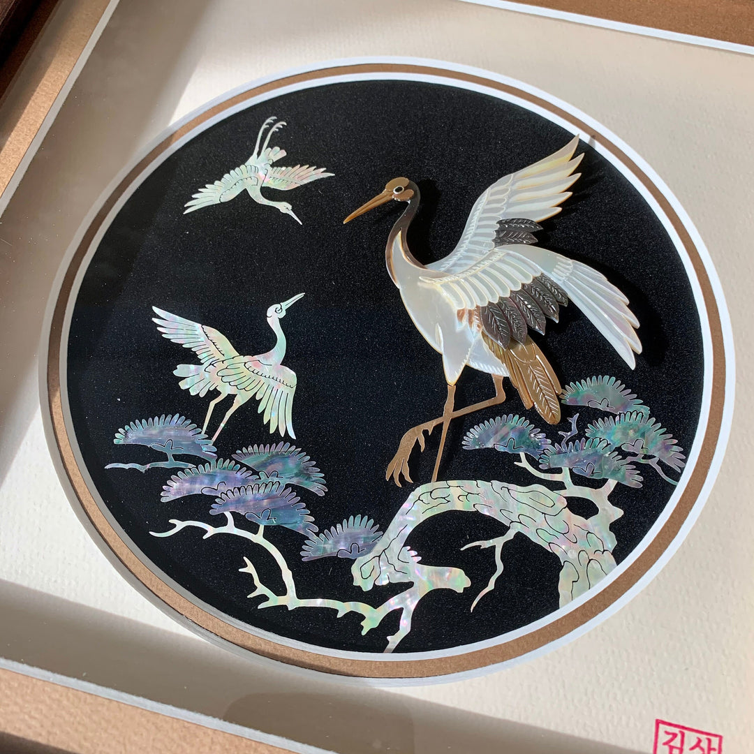 Mother of Pearl Craftwork with Pine Trees and Cranes Pattern in Wooden Frame (자개 원패 송학문 액자)