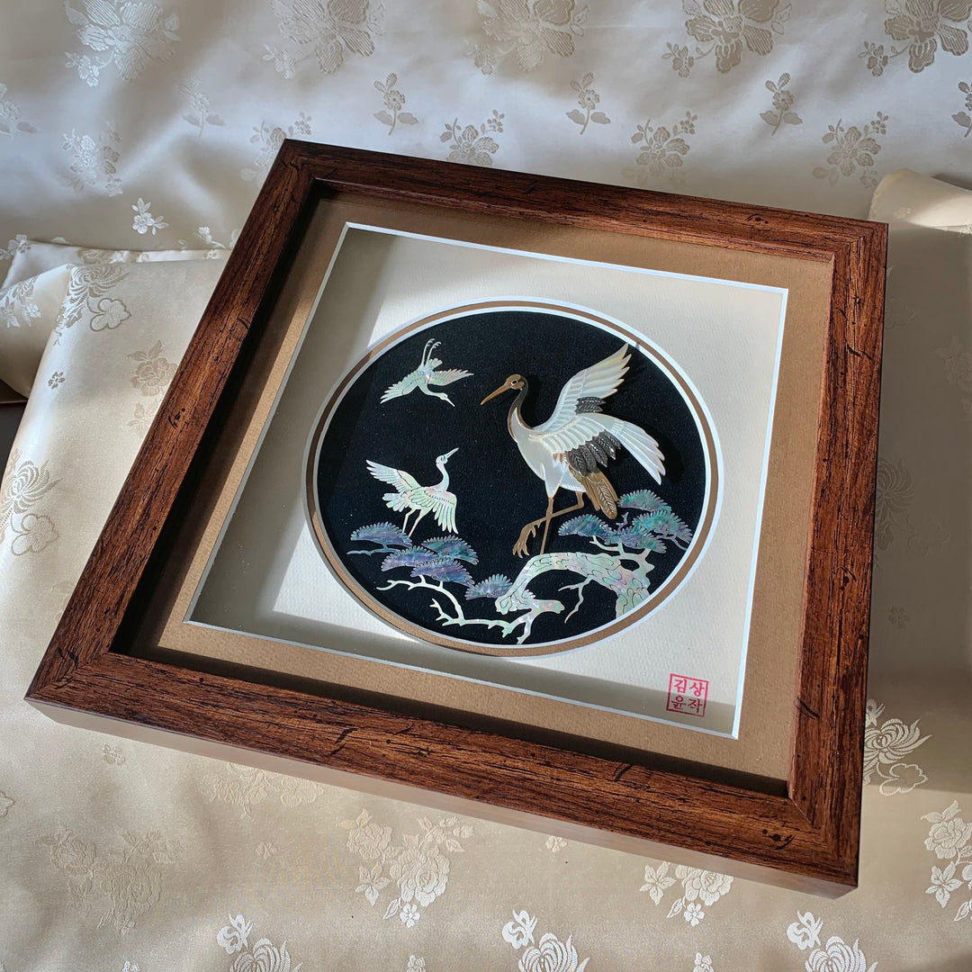 Mother of Pearl Craftwork with Pine Trees and Cranes Pattern in Wooden Frame (자개 원패 송학문 액자)