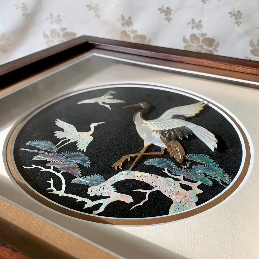 Craftwork Made of Mother of Pearl with Pine Trees and Cranes Pattern in Wooden Frame (자개 원패 송학문 액자)