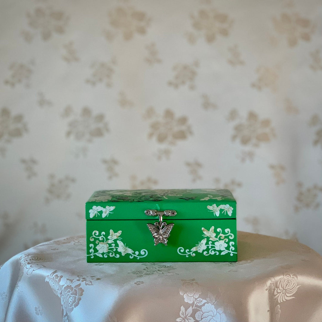 Mother of Pearl Handmade Wooden Green Jewelry Box with Butterfly and Peony Pattern (자개 호접 목단문 보석함)