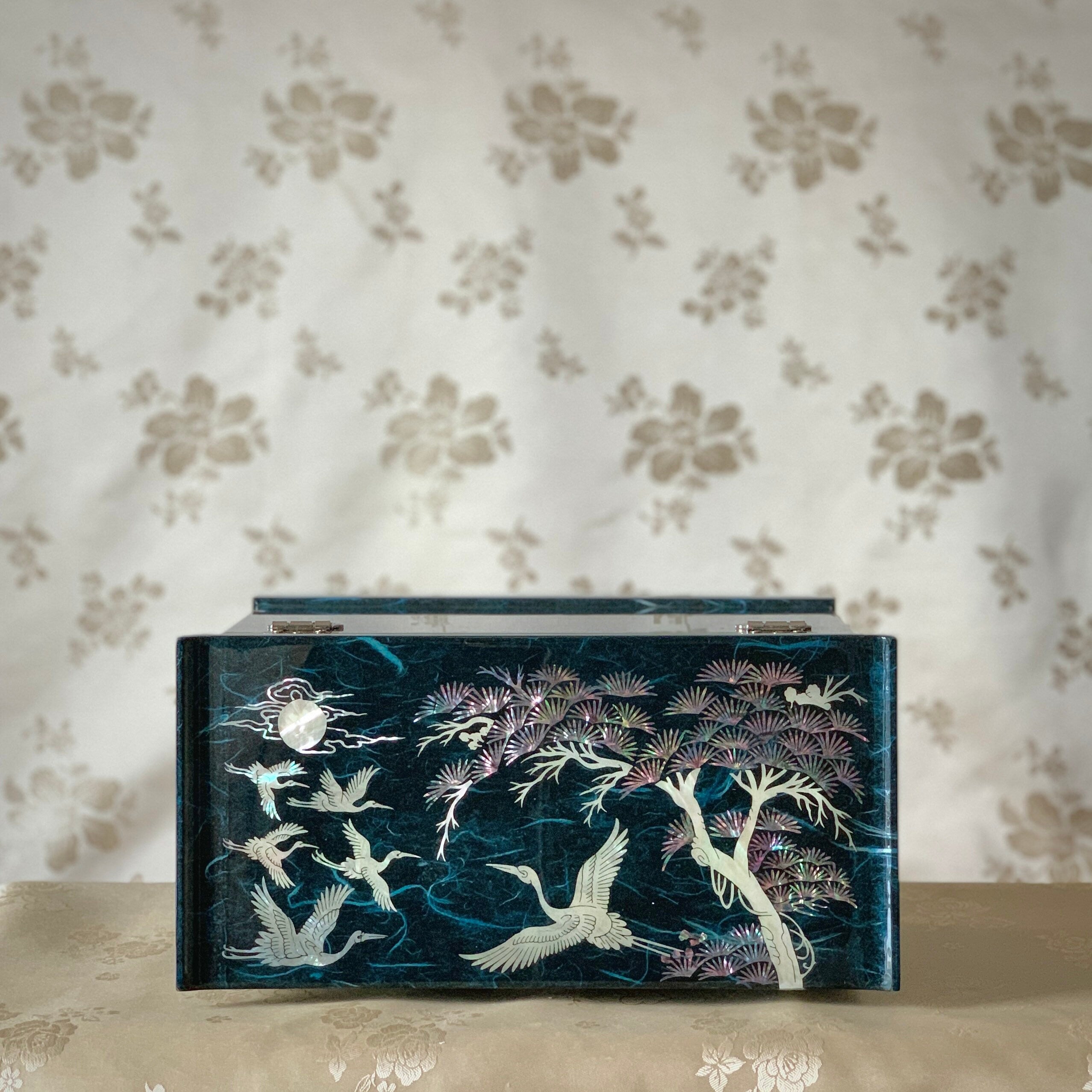 Mother of Pearl Jewelry Chest: Navy, Crane and Pine Motif – ArtinKo
