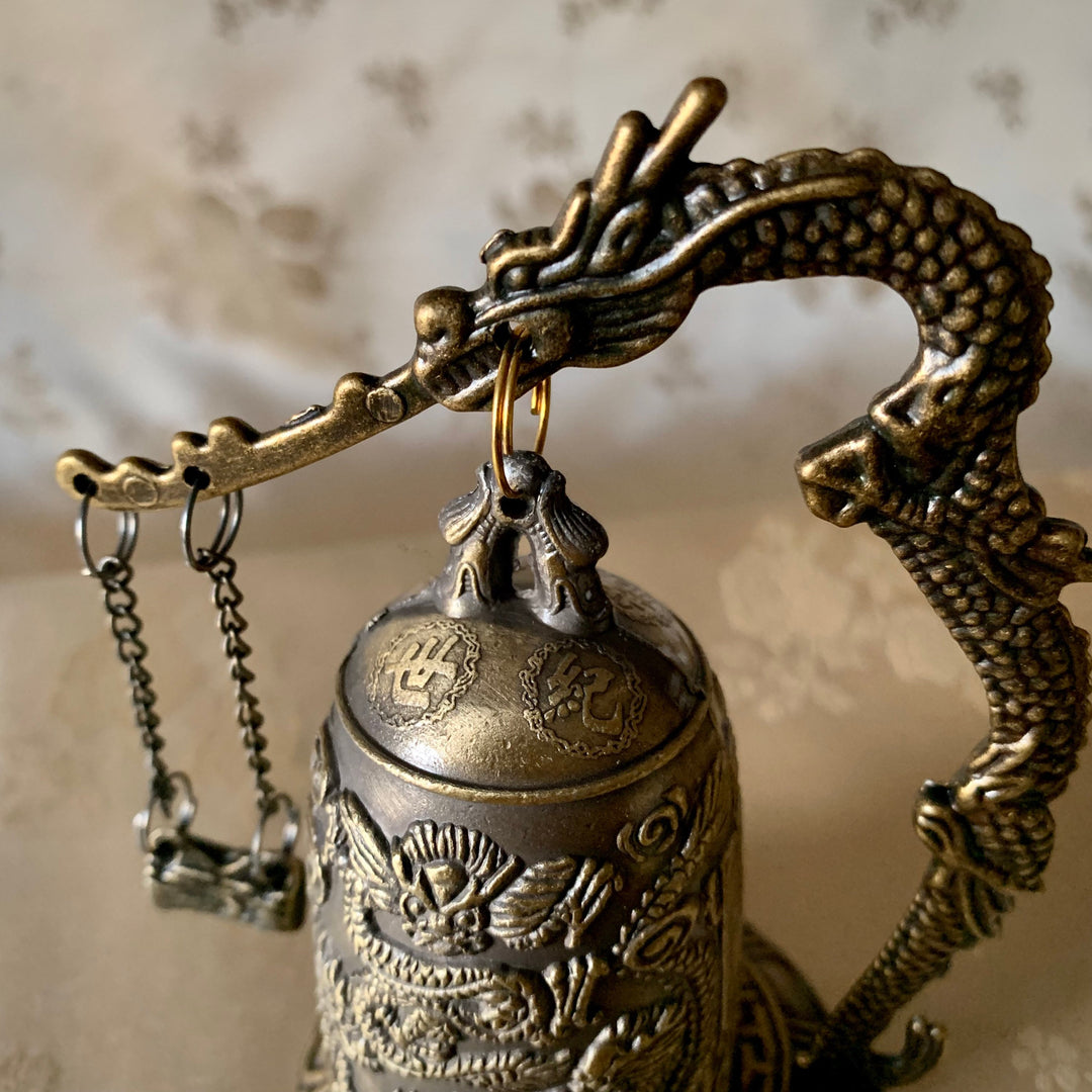 韓国の伝統的な真鍮製の龍仏梵鐘の装飾のミニチュア