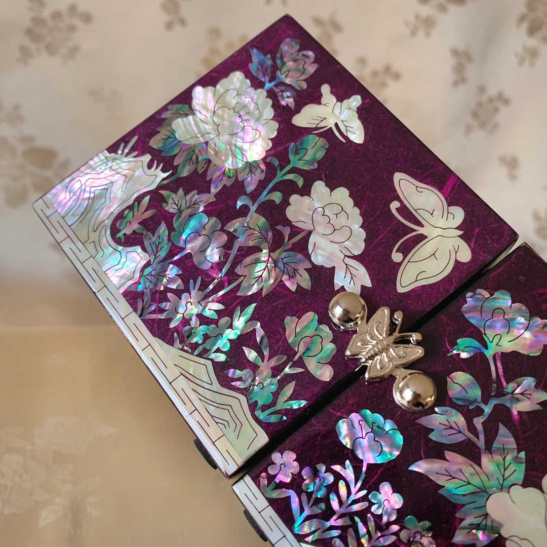 素晴らしい韓国の伝統的なマザーオブパールの蝶と牡丹の模様の手作り紫色のジュエリーボックス