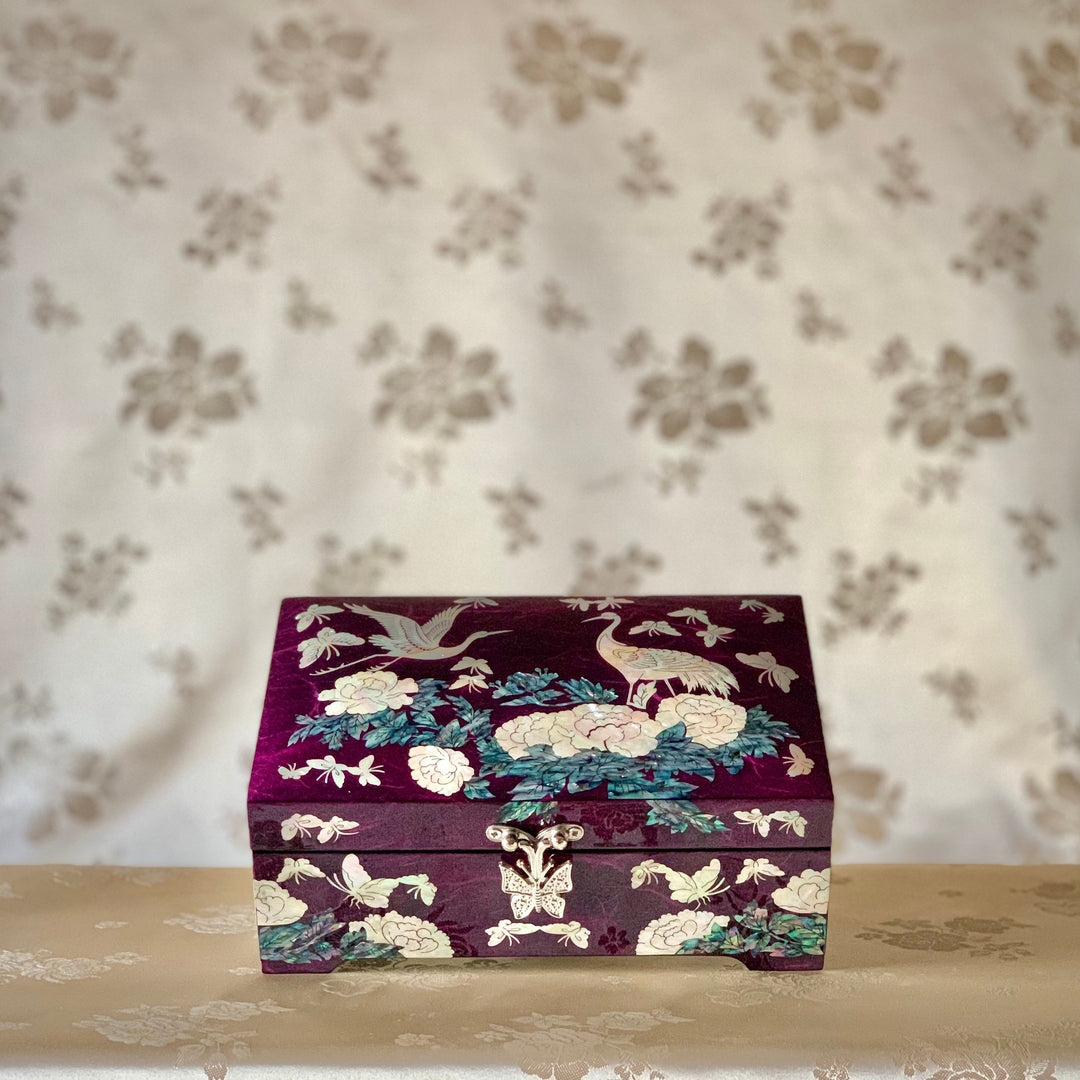 鶴と牡丹が描かれたユニークな韓国の伝統的なマザーオブパールの手作り紫色のジュエリーボックス
