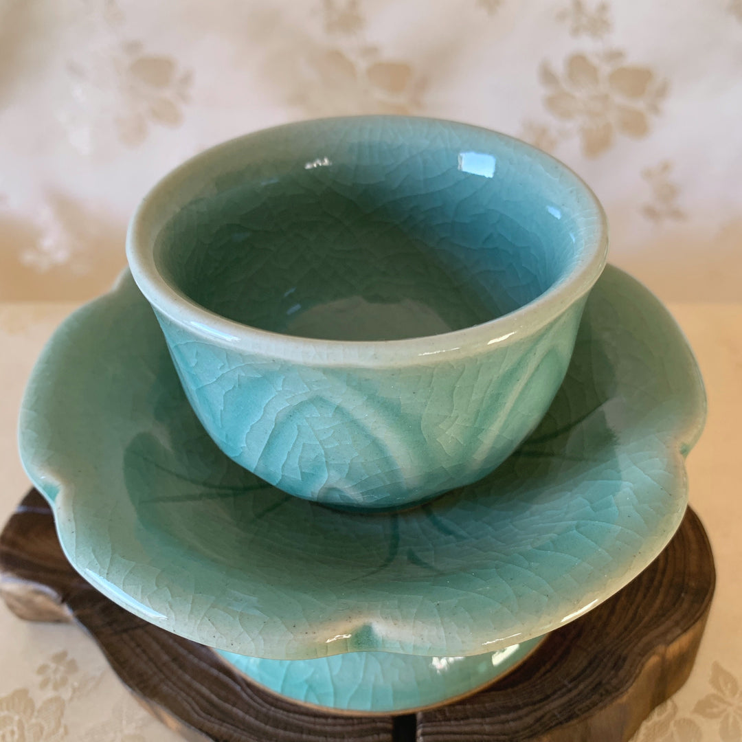 Einzigartiges, traditionelles koreanisches Celadon-Teetassen-Set mit Tellern