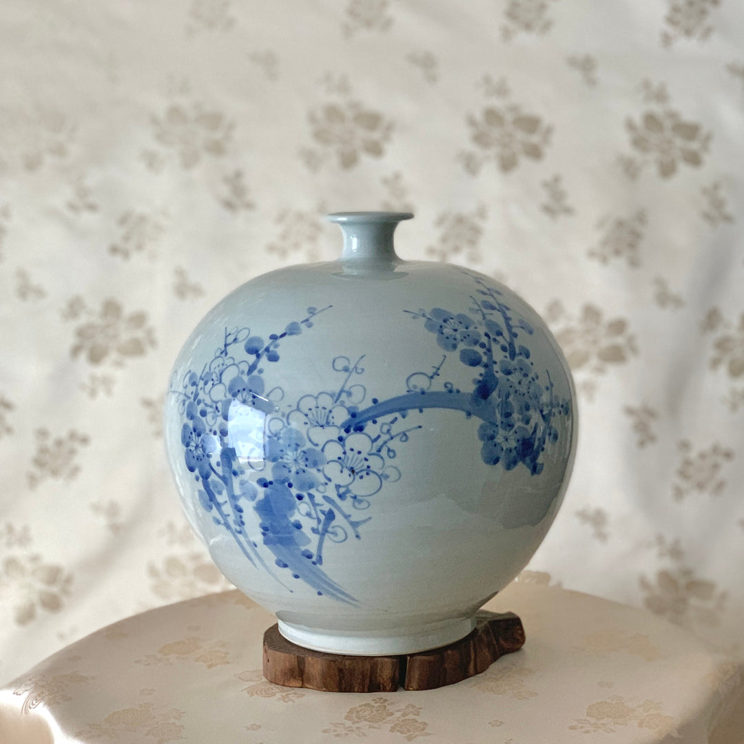 Unique Wild flower collection Korean white porcelain Baekja vase with cherry blossom pattern