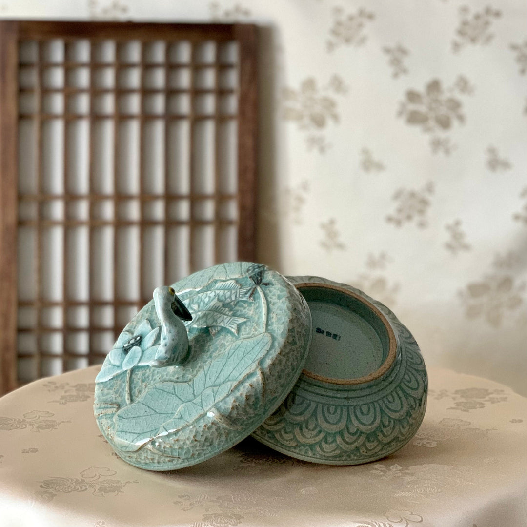 Celadon Covered Box with Embossed Fish and Lotus Pattern (청자 연화 어문 향합)