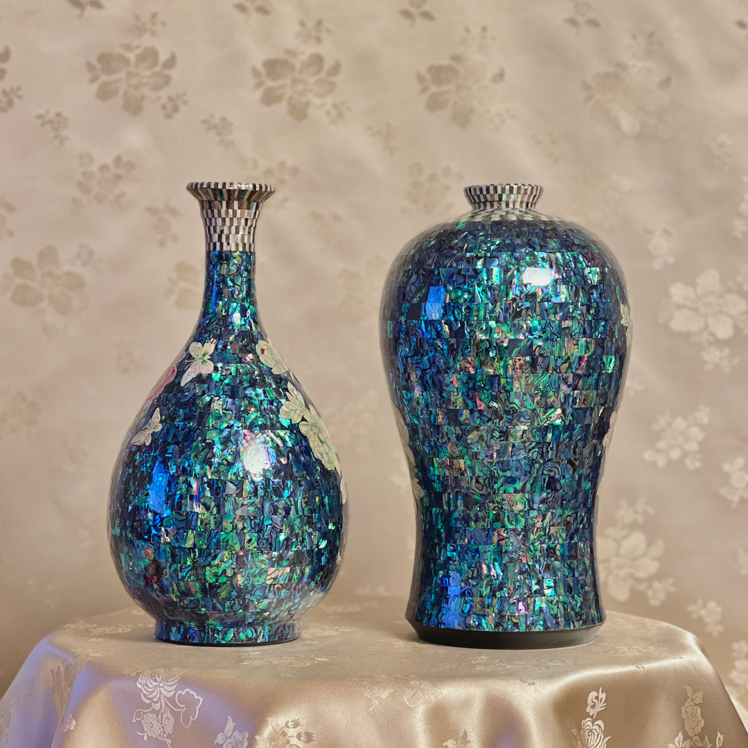 Mother of Pearl Set of Two Vases with Peony Pattern (자개 목단문 매병 주병 세트)