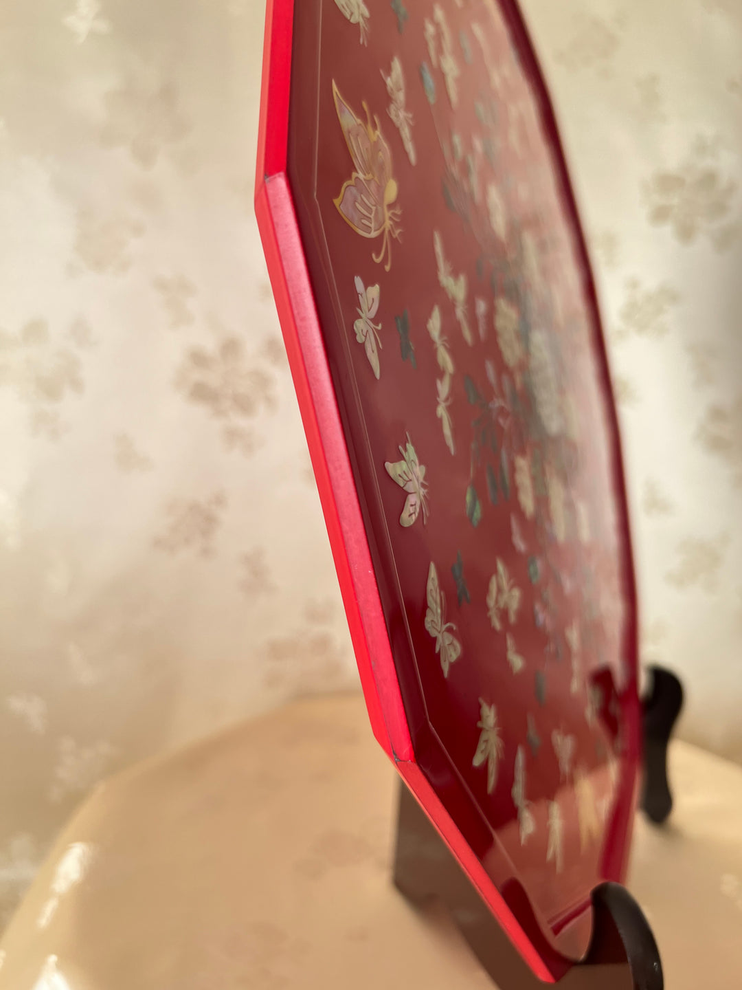 NEW BEAUTIFUL Korean Traditional Mother of Pearl Handmade Red Tray with Flowers and Butterflies Pattern