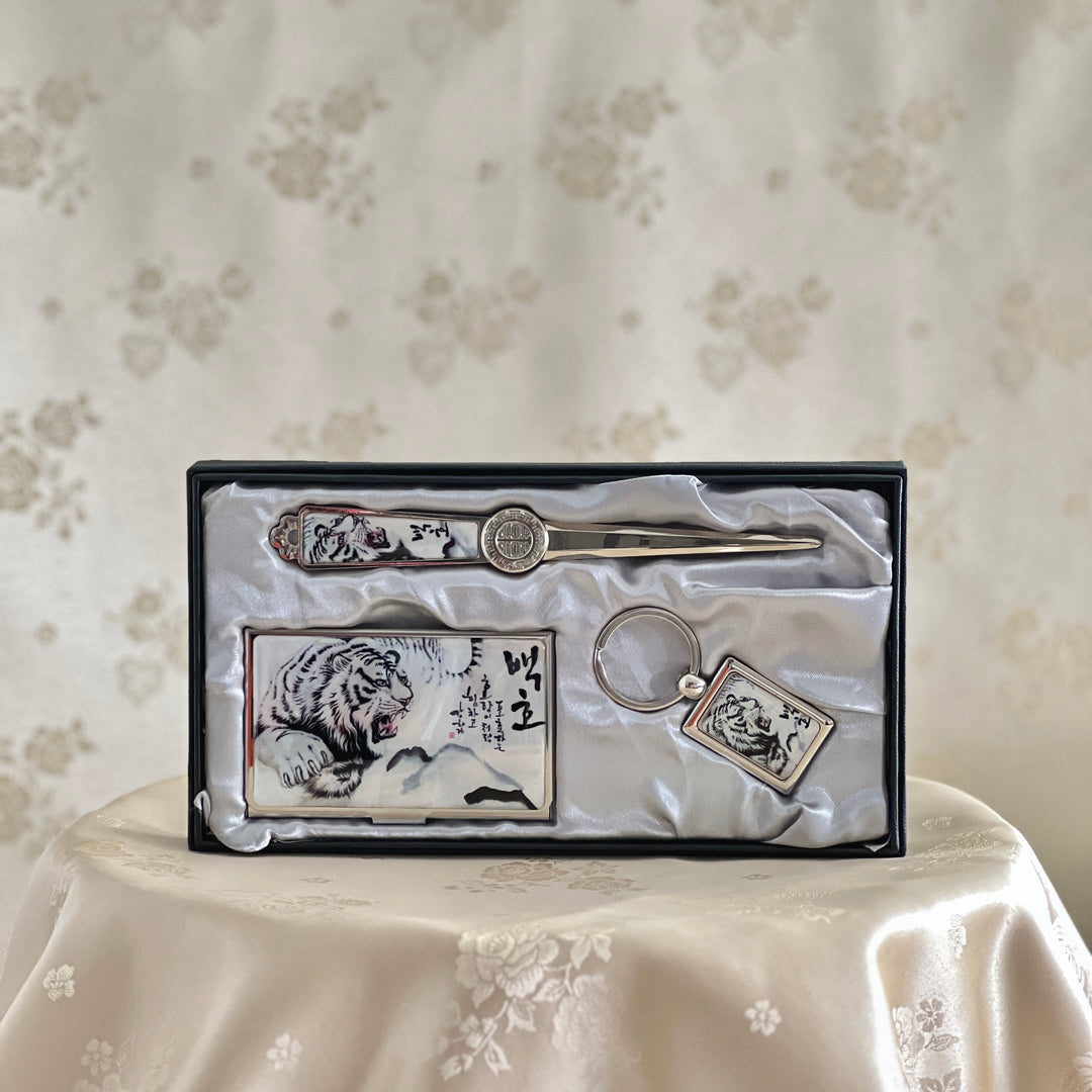 Mother of Pearl Gift Set with White Tiger Pattern