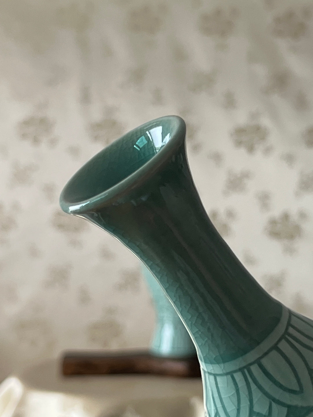 Celadon Vase Set with Inlaid Vine Pattern (청자 상감 당초문 매병, 주병)